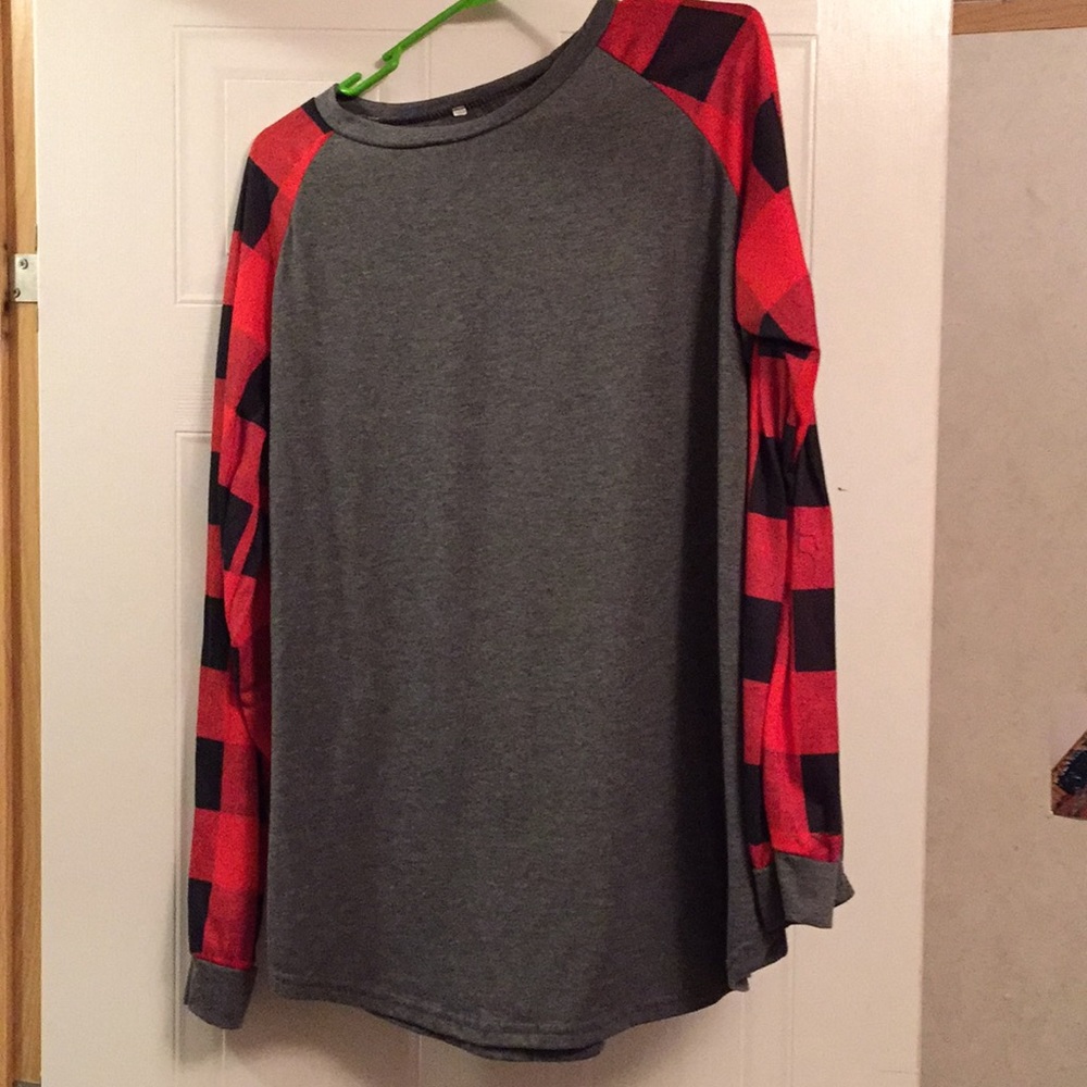 selling because ill just never wear it. never worn